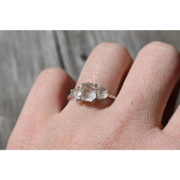 alternative raw diamond engagement ring raw crystal size 4 5 6 7 8 8 9 1… - Picture 1 of 4